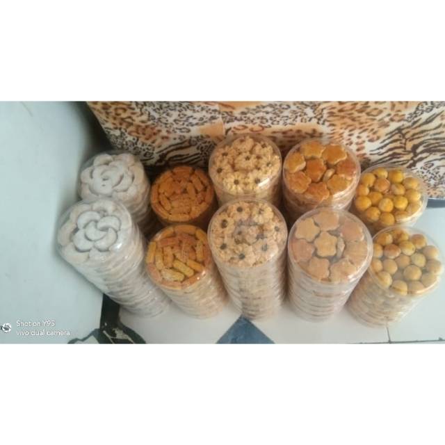 

Kue nastar/ Kue Kacang / Kastangel / Putri Salju