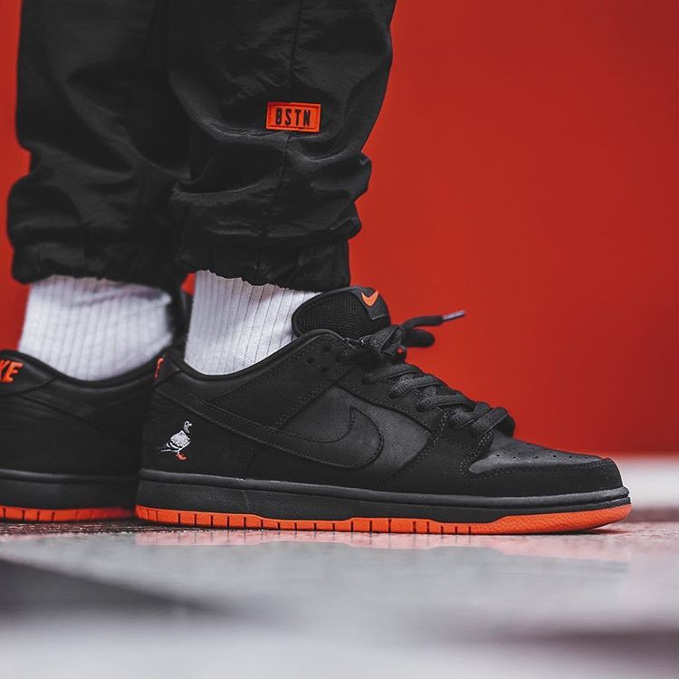 nike dunk low black red