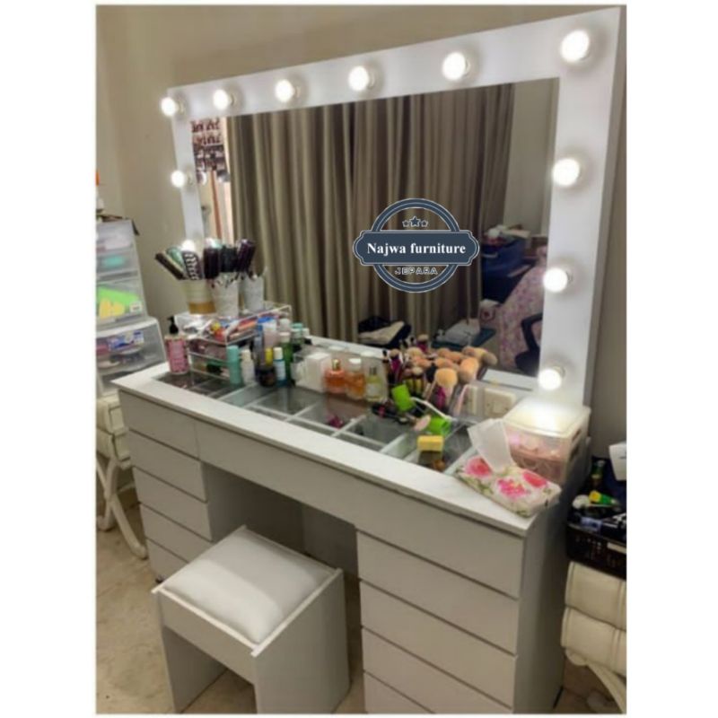 MEJA RIAS LAMPU MEJA RIAS MINIMALIS TOLET LAMPU MINIMALIS