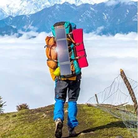 Charger Solar Powered Charger 4 Panel 14 Watt Sunpower Solar Cell with 14W Power Output