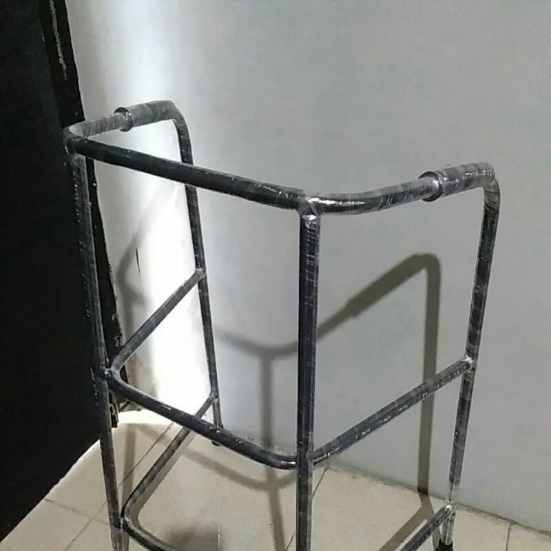 walker alat bantu jalan sol karet murni (Jaminan Mutu baik) / COD (100 kg up) /Walker Lansia/walker murah/