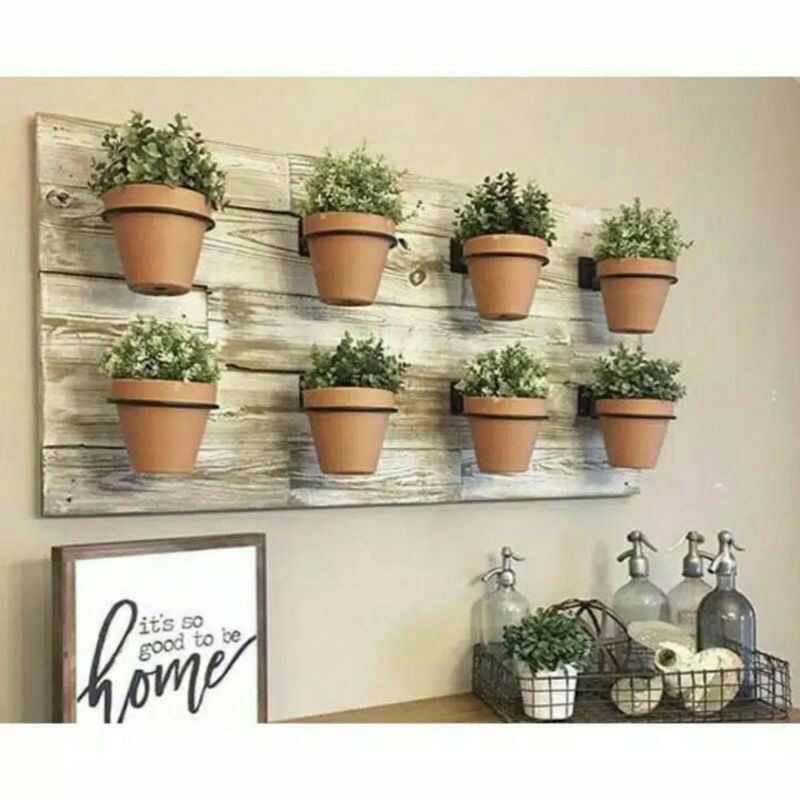 Standing pot besi tempel