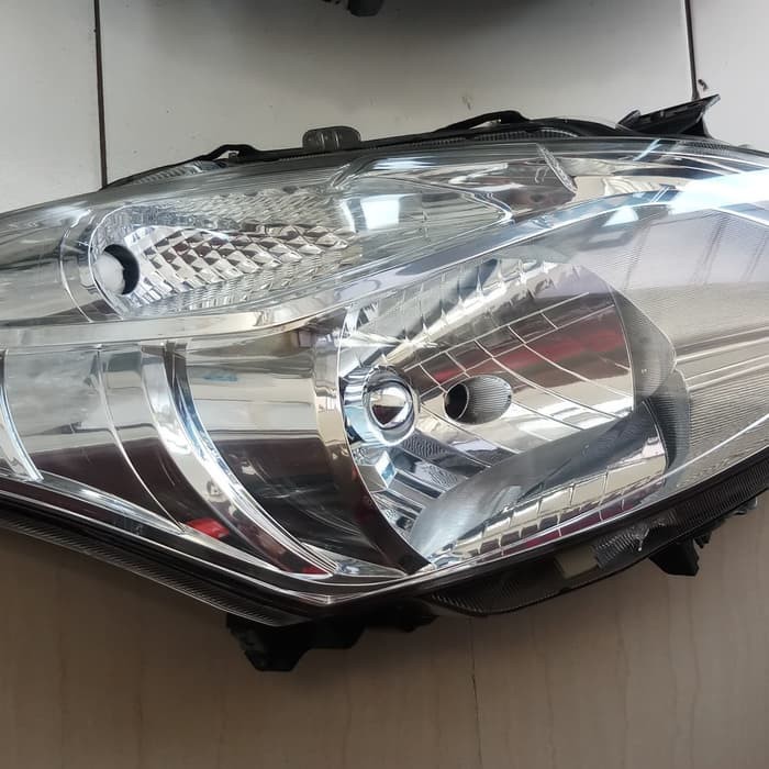 Headlamp Lampu depan Suzuki Ertiga