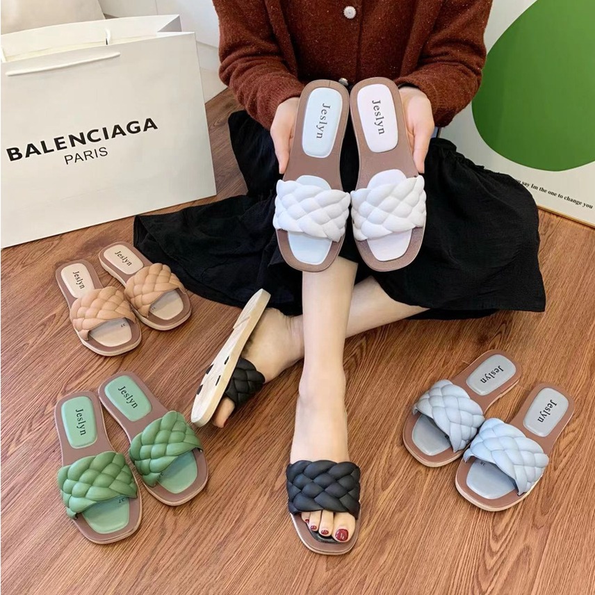 Mirella Part 2 - Sandal Flat Jelly Import Karet 2131