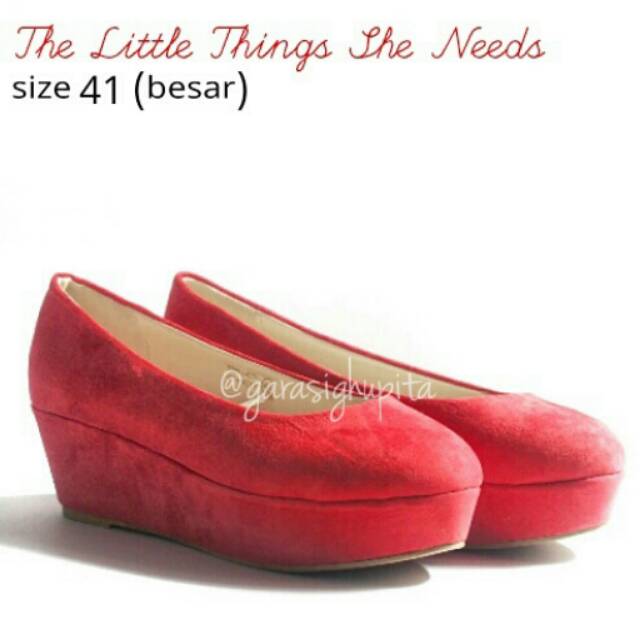 Sepatu platform "the little things she needs" preloved