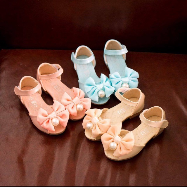 sandal tali pita mutiara