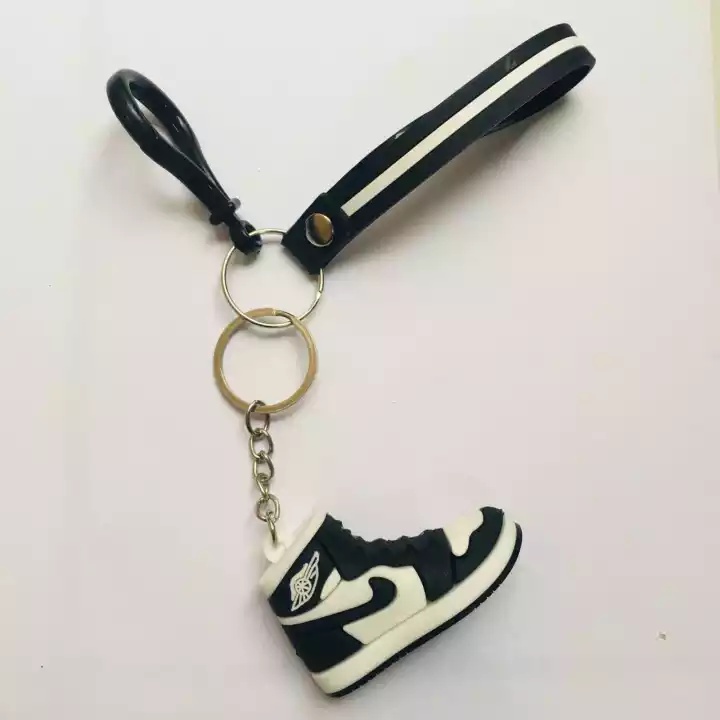 Gantungan Kunci Sepatu Nike Air Jordan  Souvenir 3D Sneakers Keychain Unik Pernikahan Ganci