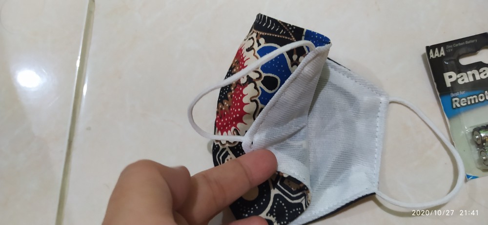 Masker Kain Batik Anak