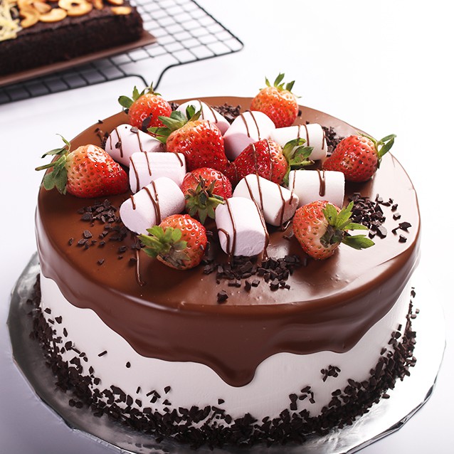 

Kue Ulang tahun / Birthday Cake / diameter 20 cm / Chocolate Fudge