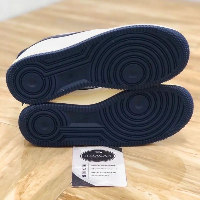 Nike Air Force 1 '07 LV8 &quot;Varsity Jacket&quot; Michigan