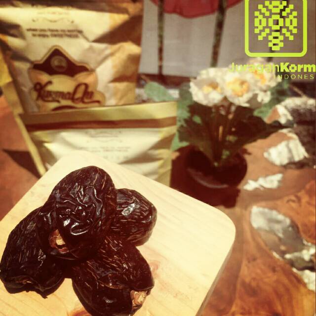 

Kurma Ajwa Madinah