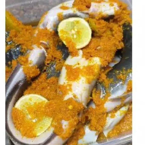 

LELE BUMBU KUNING KOMPLIT LALAPAN SIAP GORENG