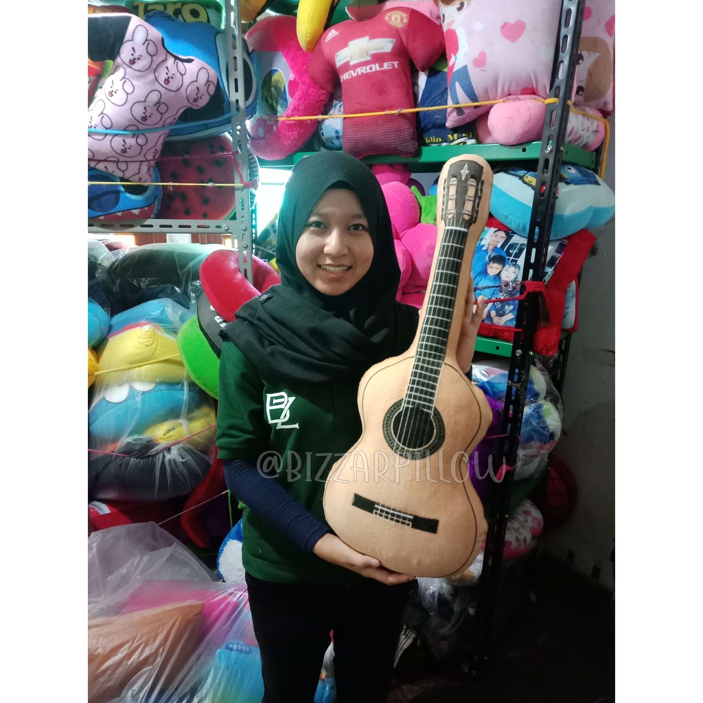 Bizzarpillow Bantal Gitar Size M BZ181