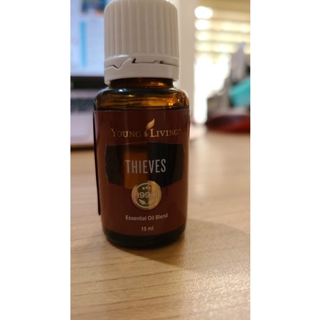 Young Living Essential Oil - Thieves