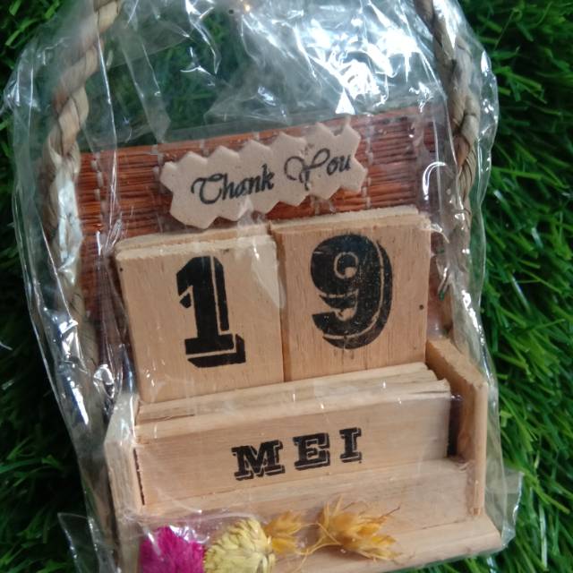 

Kalender Kayu manual minu