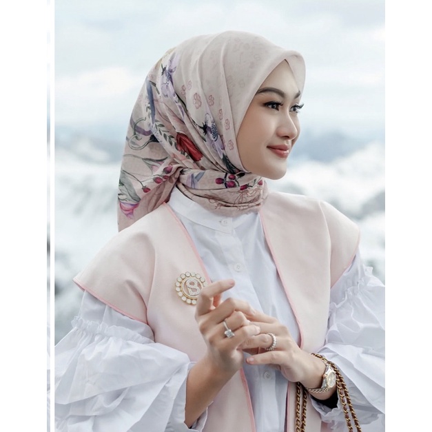 NEW YORK 3 BUTTONSCARVES TAPIS BLACK NADA FIS TODAY'S SCARF JET BLACK