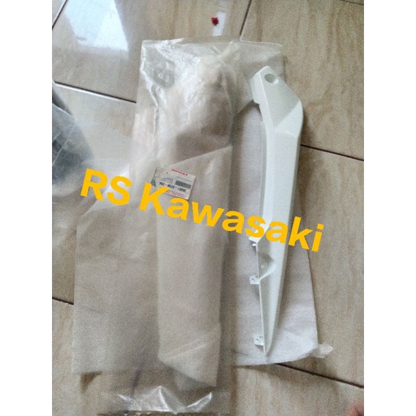 Cover body belakang ksr 110 original putih set