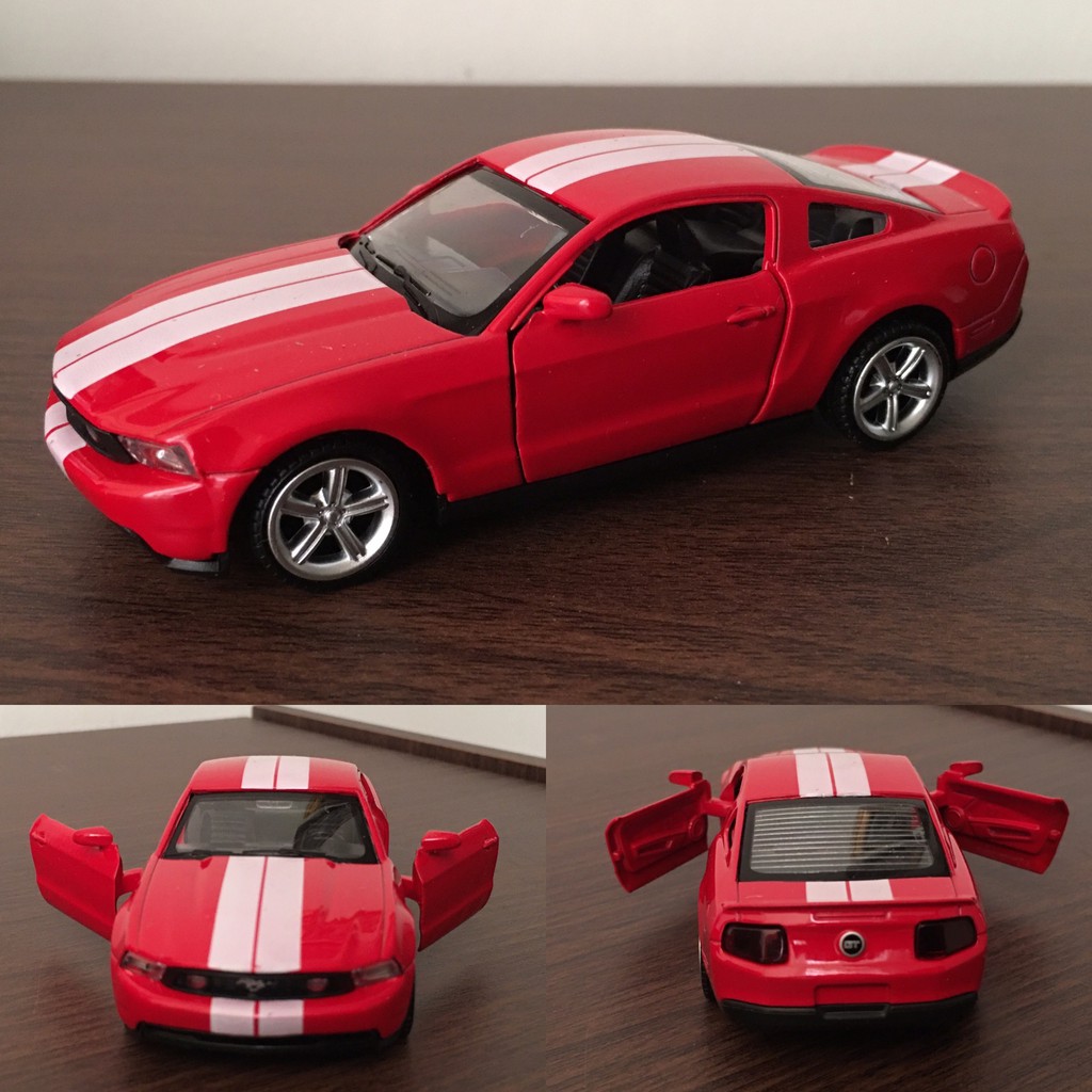 Diecast mobil Ford Mustang GT