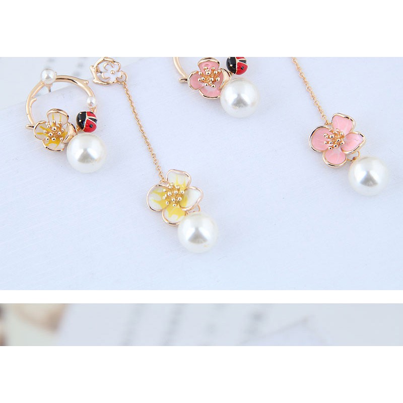 LRC Anting Tusuk Fashion Ladybug Flower Pearl A Couple Of Asymmetrical Earrings A5773X