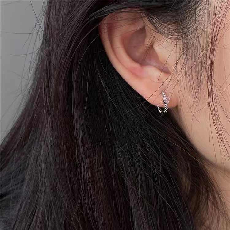 Anting Zirkon Desain Twist Warna Pink Gaya Korea Untuk Wanita