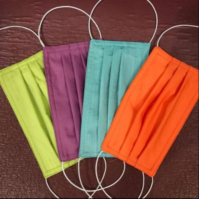 Masker 4 lapis dengan filter di dalamnya
