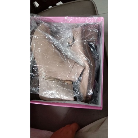 pesanansepatu