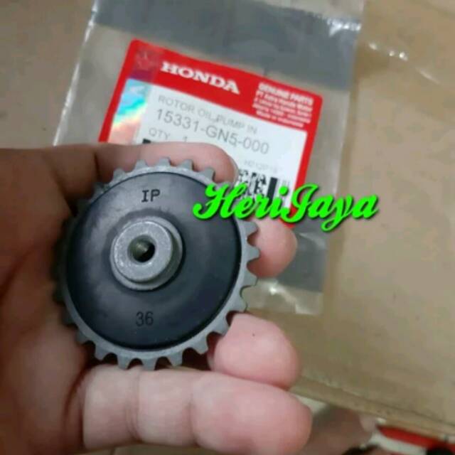 Gigi Pompa Oli Grand