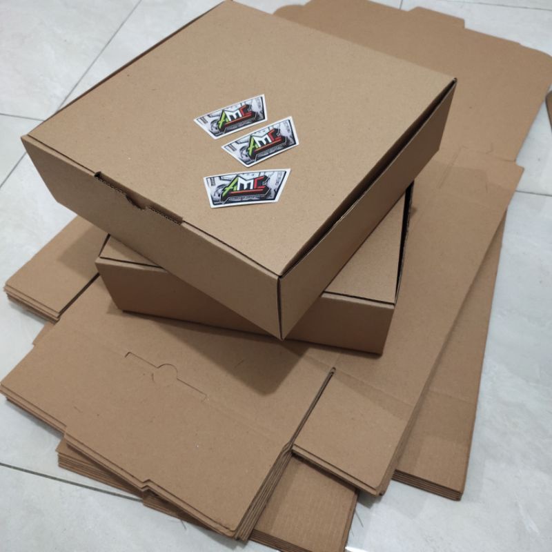 

Tambahan Kotak Packing Ukuran 25x25x7 Ukuran 23x23x7 Super Rapih Kokoh Aman Plus Plus