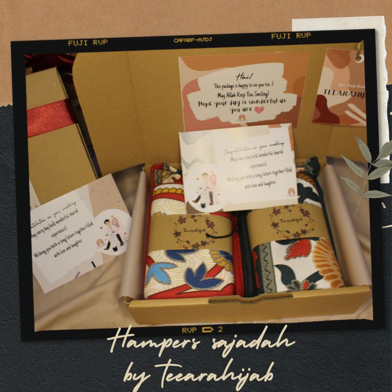 Hampers Sajadah // Hampers wedding // Hampers pernikahan // Wedding box // souvenir pernikahan