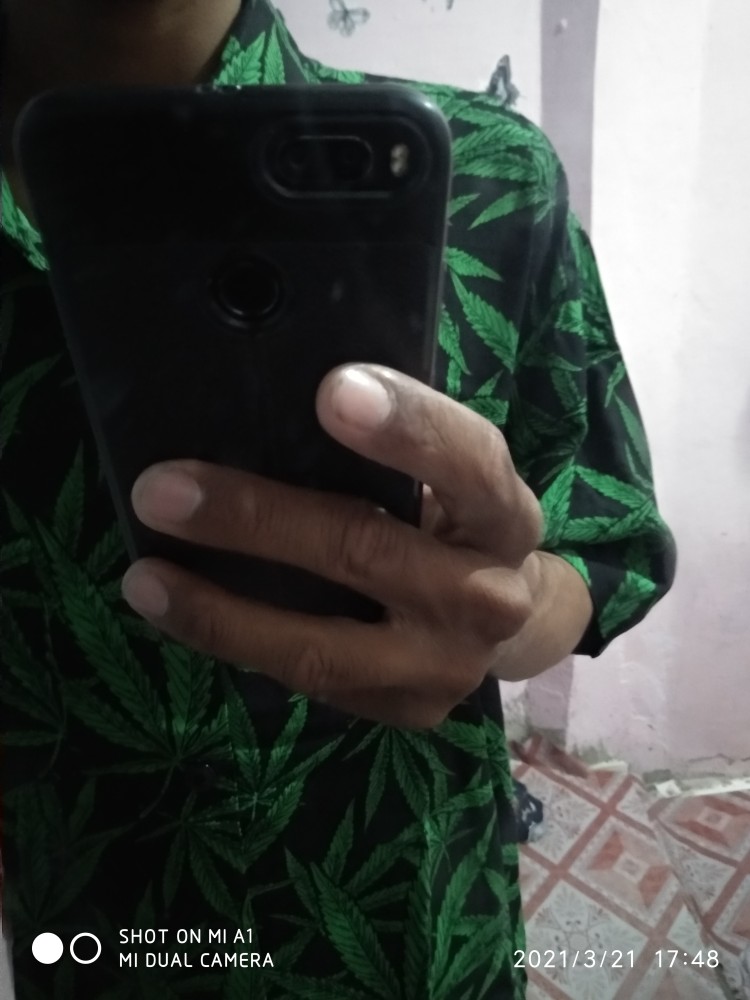 Kemeja Ganja Hijau
