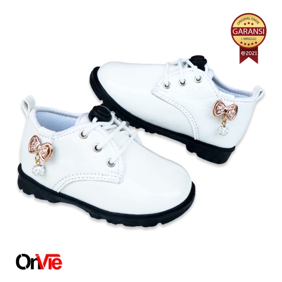 Sepatu Loafers Anak Perempuan Glossy Motif Pita Mutiara | Sepatu Kids Onvie