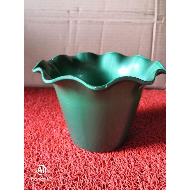 Pot Bunga 15 Cm Warna Putih Model Gelombang warna Hijau