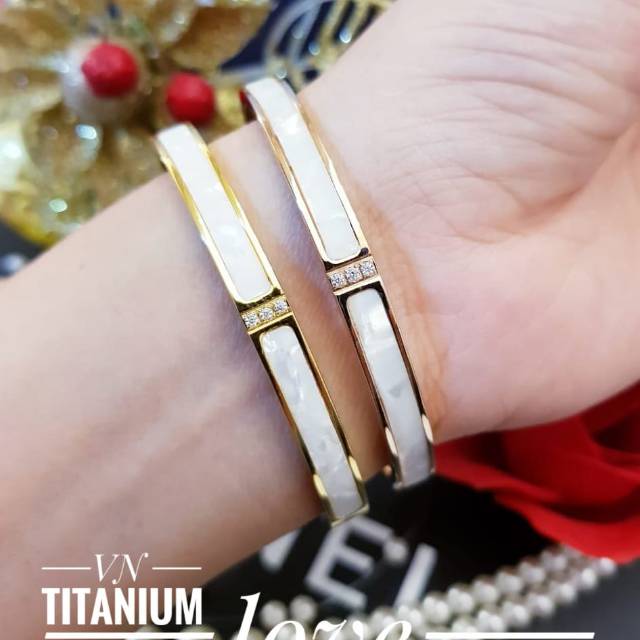 Titanium gelang 1760j