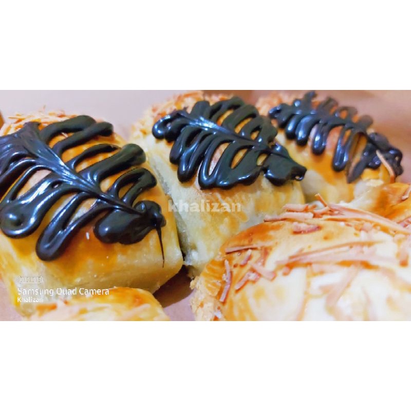 

Bolen Pisang Premium Coklat keju isi 8 pcs/box