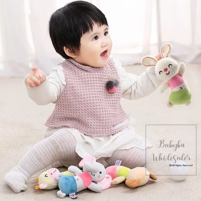 Mainan boneka tangan genggam bayi bunyi kerincing / Baby rattle stick