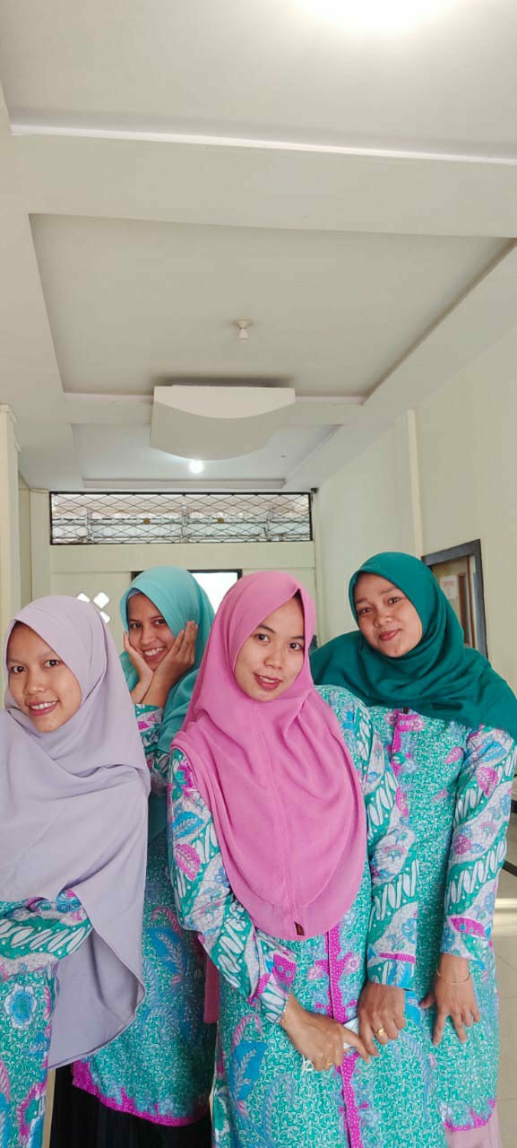 Terlaris  Serut Genes Jelita Tunik Tunik Batik Modern Wanita