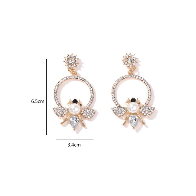 LRC Anting tusuk Fashion Golden Bee Pearl Ring Stud Earrings D76905