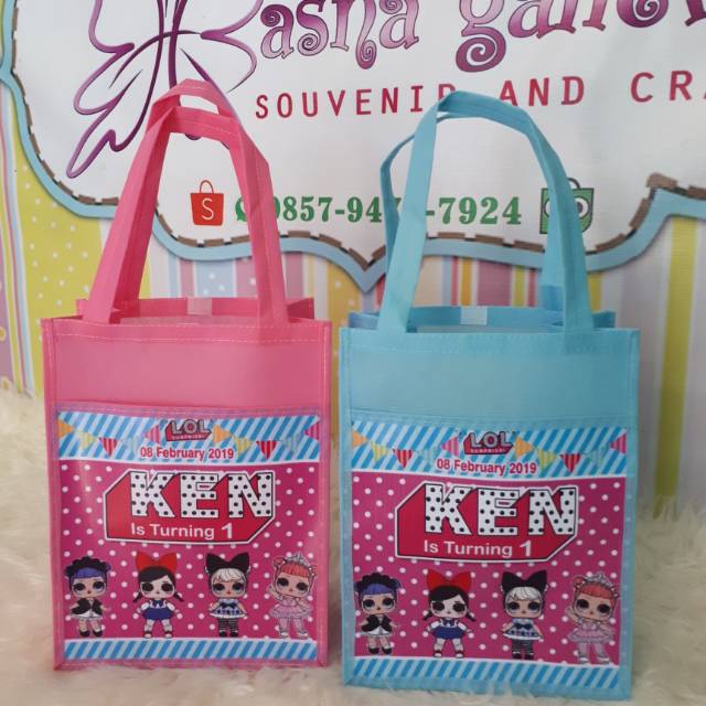 

Goodiebag/ tas ultah /tas souvenir Lol surprise