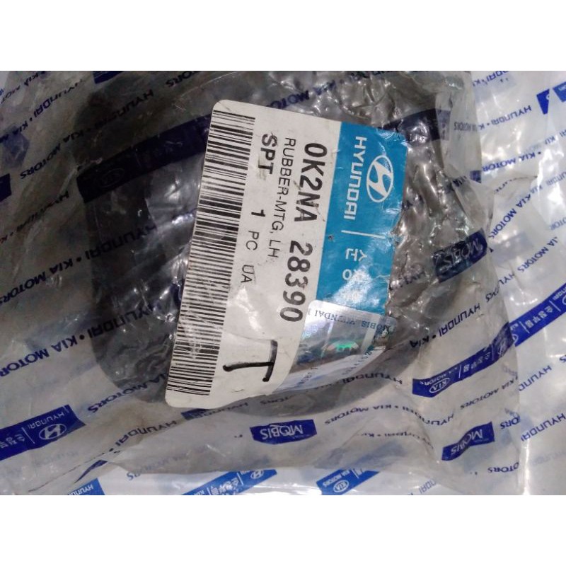 Dudukan shock breaker belakang kiri mobil timor (0K2NA - 28390)