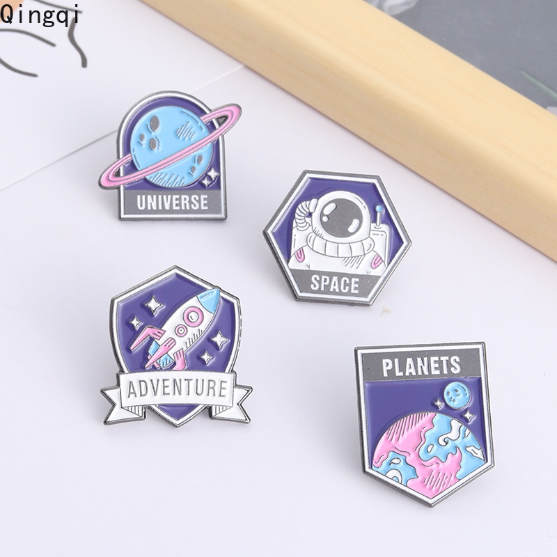 Bros Pin Enamel Desain Planet Astronot Roket Luar Angkasa Untuk Anak