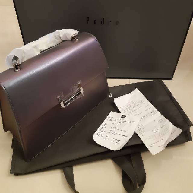 Tas wanita merk Pedro