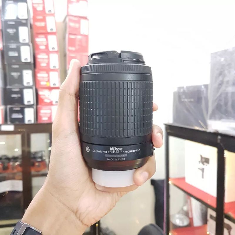 lensa tele nikon afs 55-200vr bisa untuk semua nikon dalr D3100 D320P D3300 D3400 D3500 D5100 D5200 