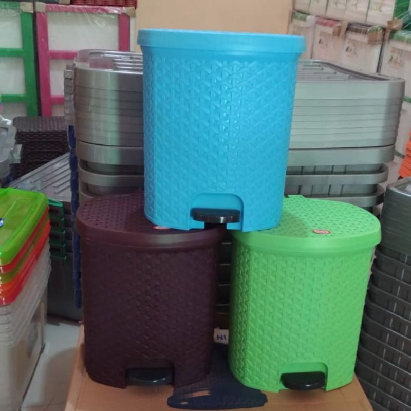 Tempat Sampah Injak Anyaman 15 liter