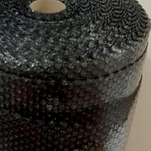 

Bubble Wrap Hitam 30 cm x 50 meter