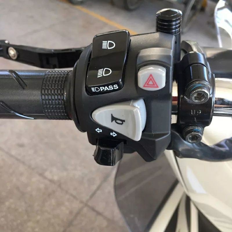 SAKLAR HOLDER SWITS DOMINO KIRI NMAX PCX ADV VIXION CBR SONIC FINO SATRIA FU R15 R25 XABRR BYSON R15 R25 SONIC VARIO 150 TIGER RX KING ADV AEROX PCX CBR150R AEROX NMAX 155