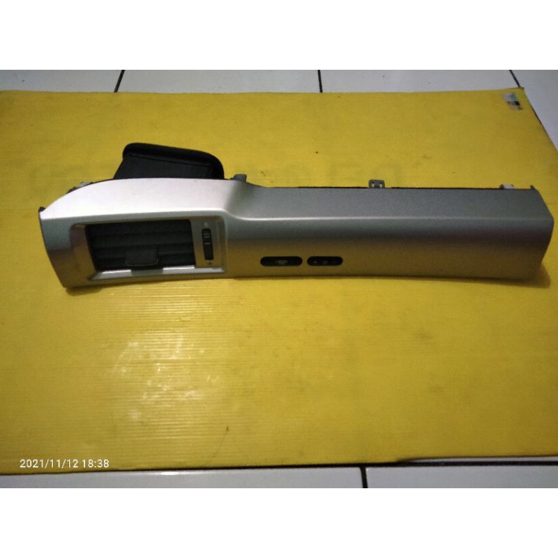 panel dr kisi kisi AC+kisi kisi+setelan AC bagian kanan tengah depan Honda Freed