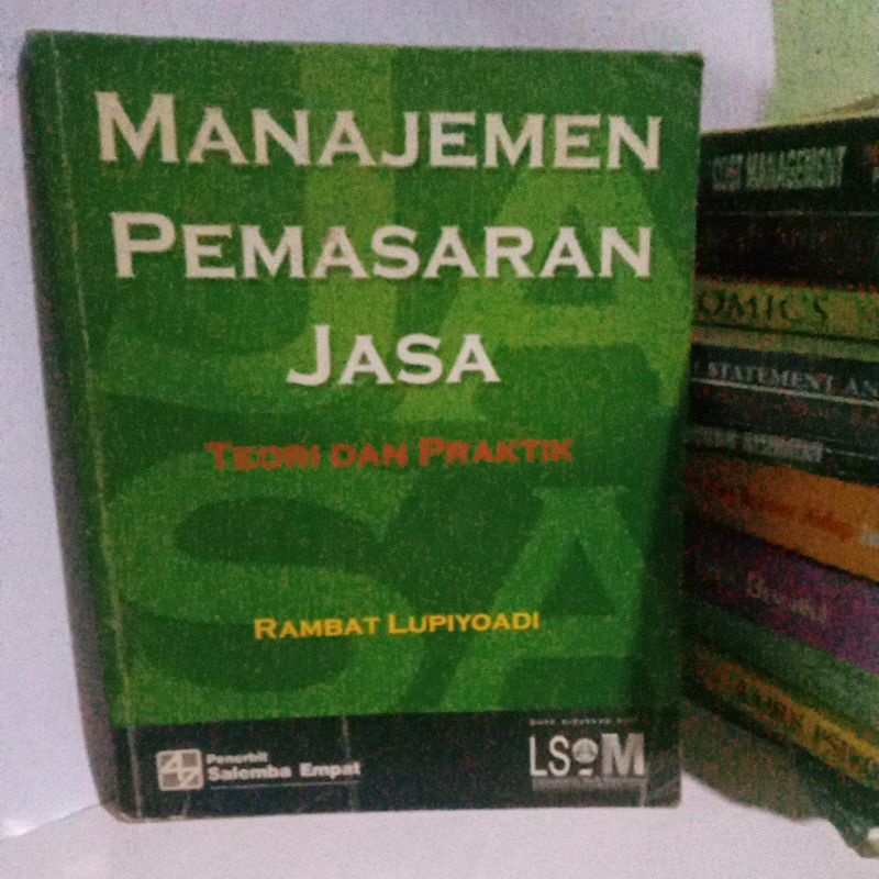 buku manajemen pemasaran jasa karangan Rambat Lupiyoadi