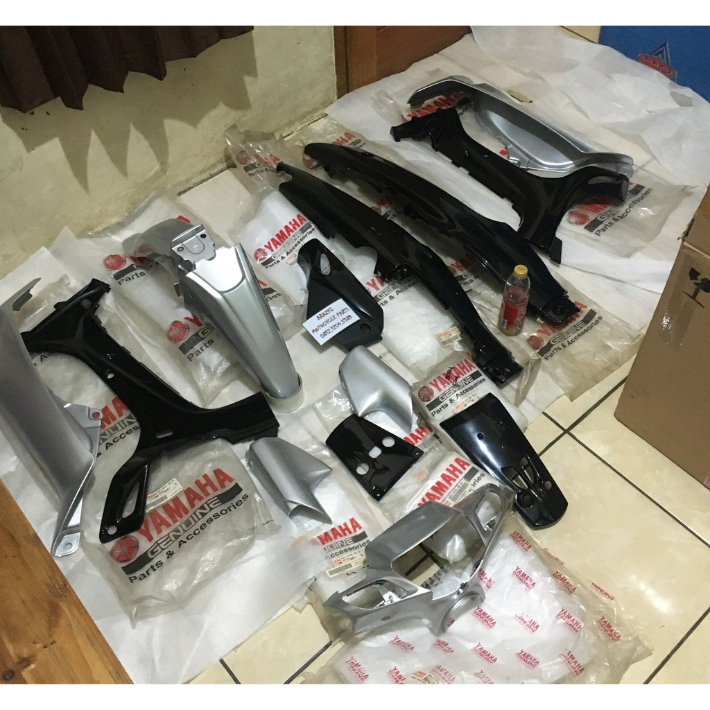 Cover Body F1ZR FIZR FISR Full Set Halus Silver Hitam Tahun 2001 2002 Plus Striping