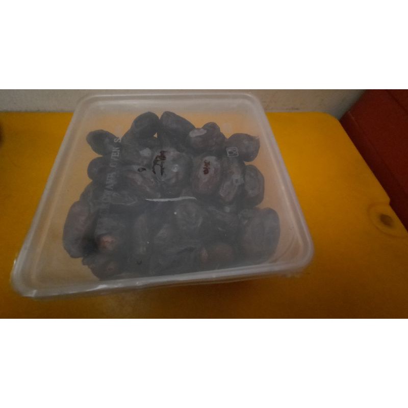 

kurma 1kg sukari