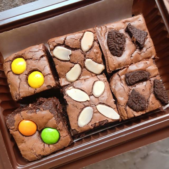 

browniee sekat isi 6pcs